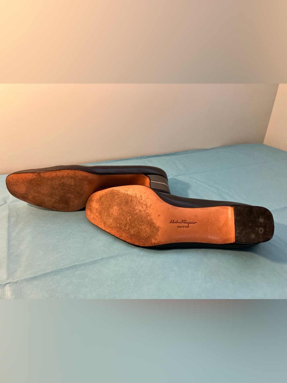 VINTAGE SALVATORE FERRAGAMO MADE IN ITALY WOMEN SHOES SZ 7B DARK GRAY LEATHER - Picture 9 of 10